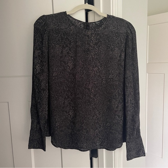 Rails Roslyn Slate Python Top Luxe Satin Crepe Longsleeve Keyhole - Picture 2 of 5